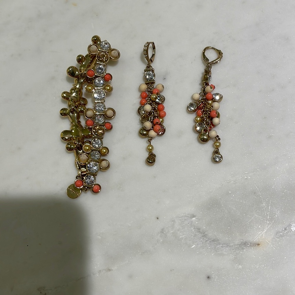 Woman’s jewelry set